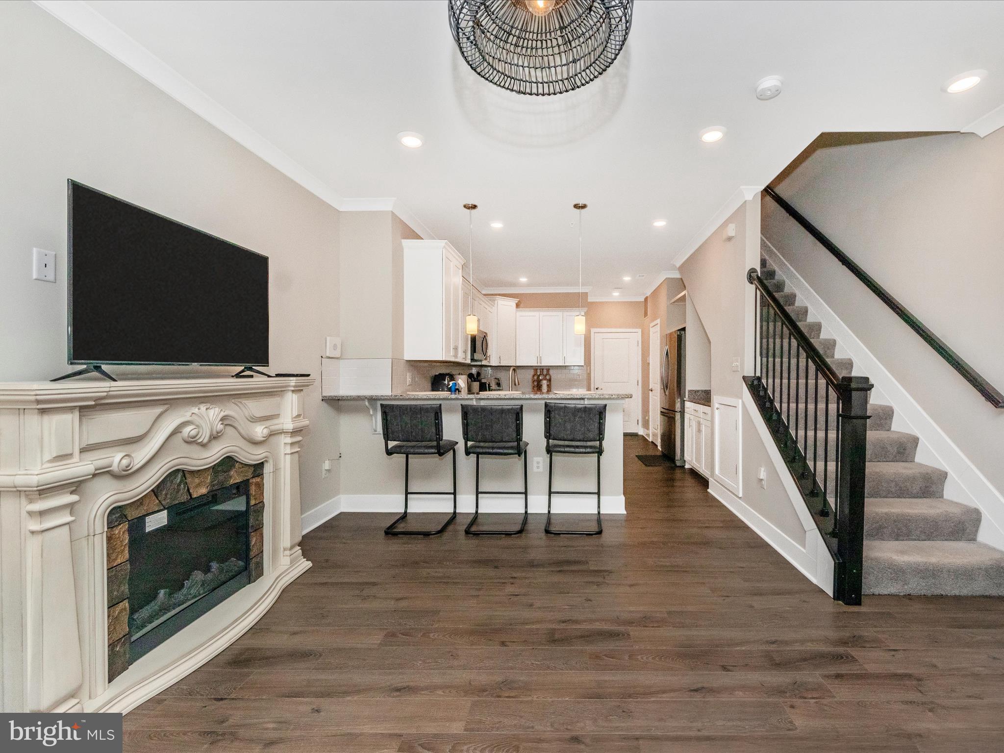 BLUE STREAM - Residential