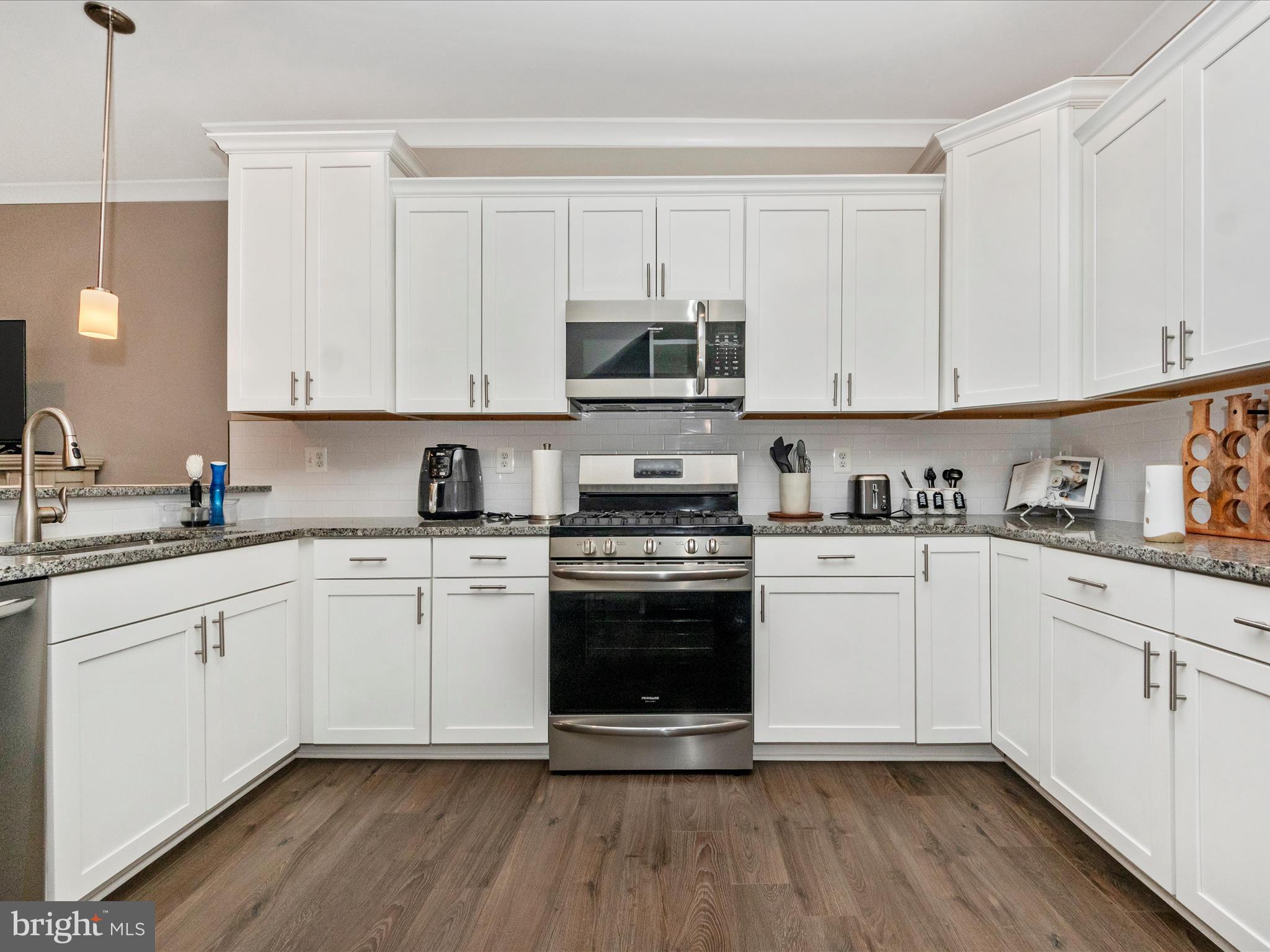 BLUE STREAM - Residential