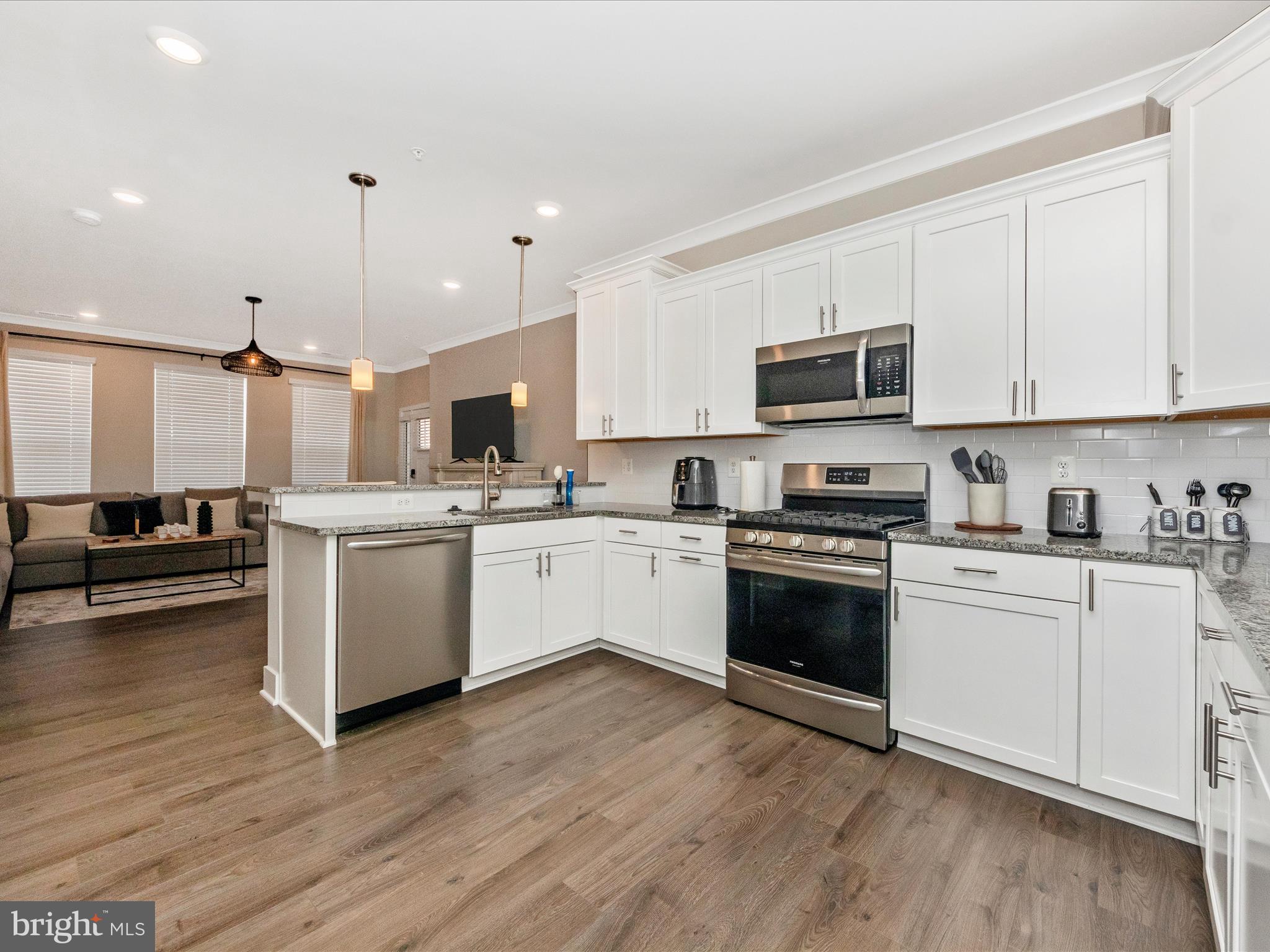 BLUE STREAM - Residential