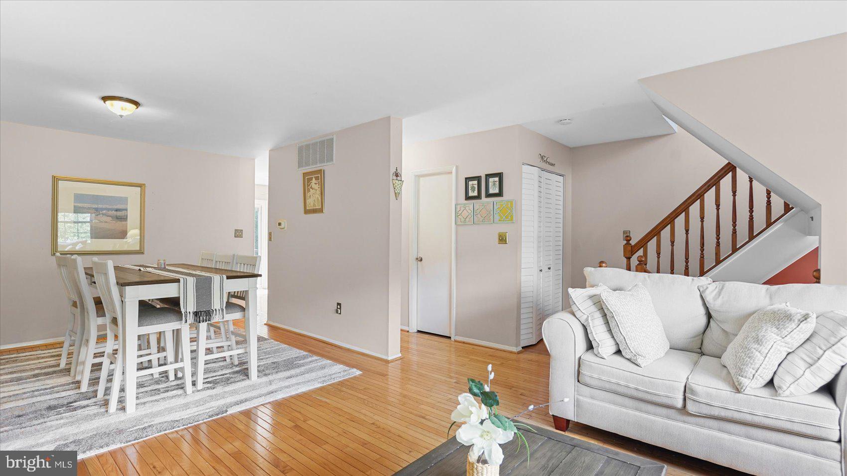 6 DRAWBRIDGE COURT