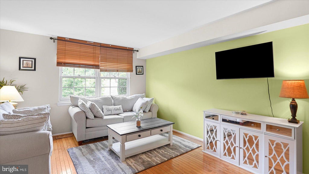 Photo of 6 Drawbridge Court, BALTIMORE, MD 21228 (MLS # MDBC2174040)