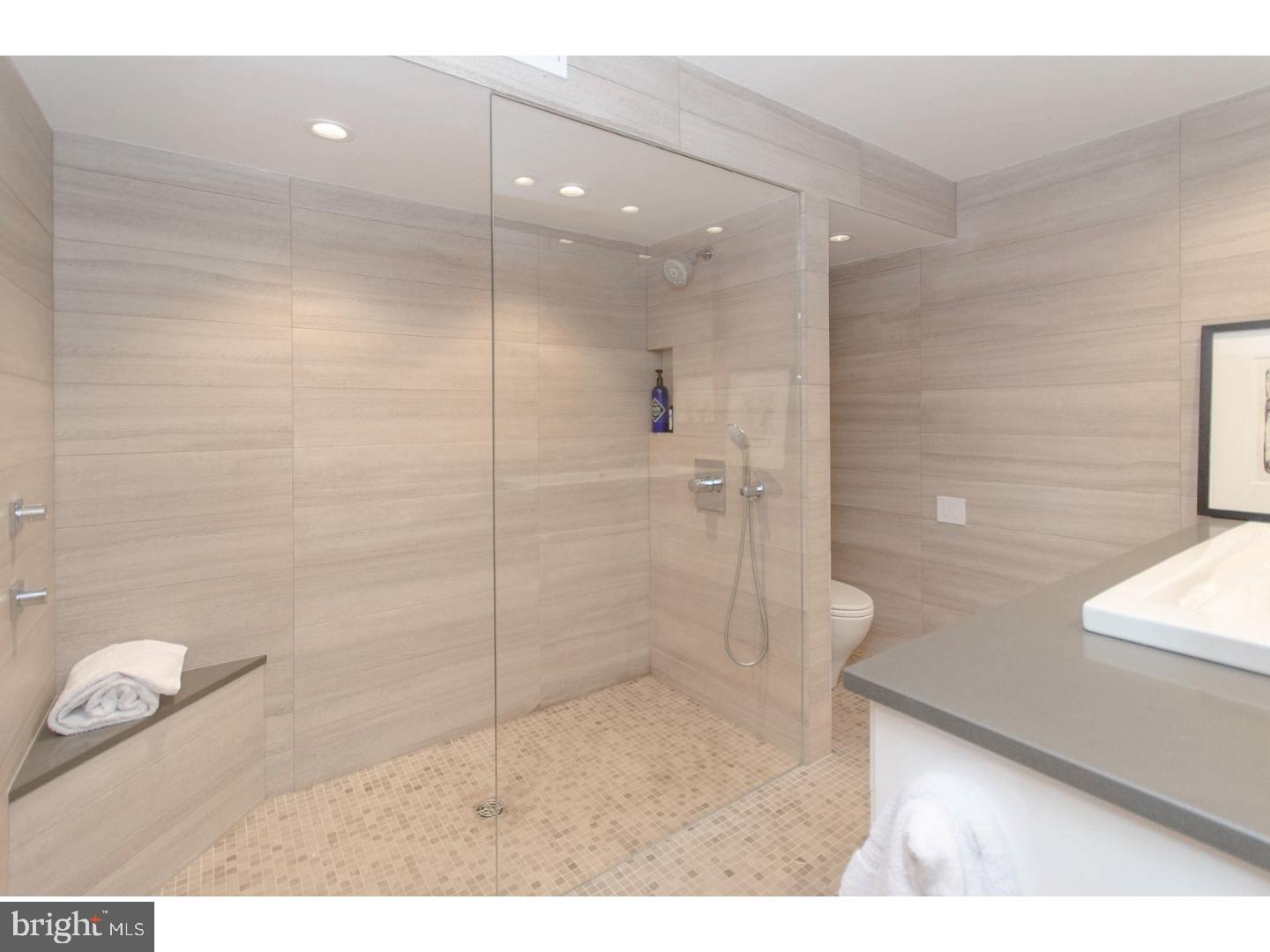 SOCIETY HILL - Residential