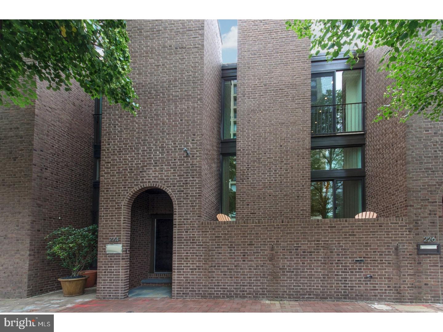 SOCIETY HILL - Residential