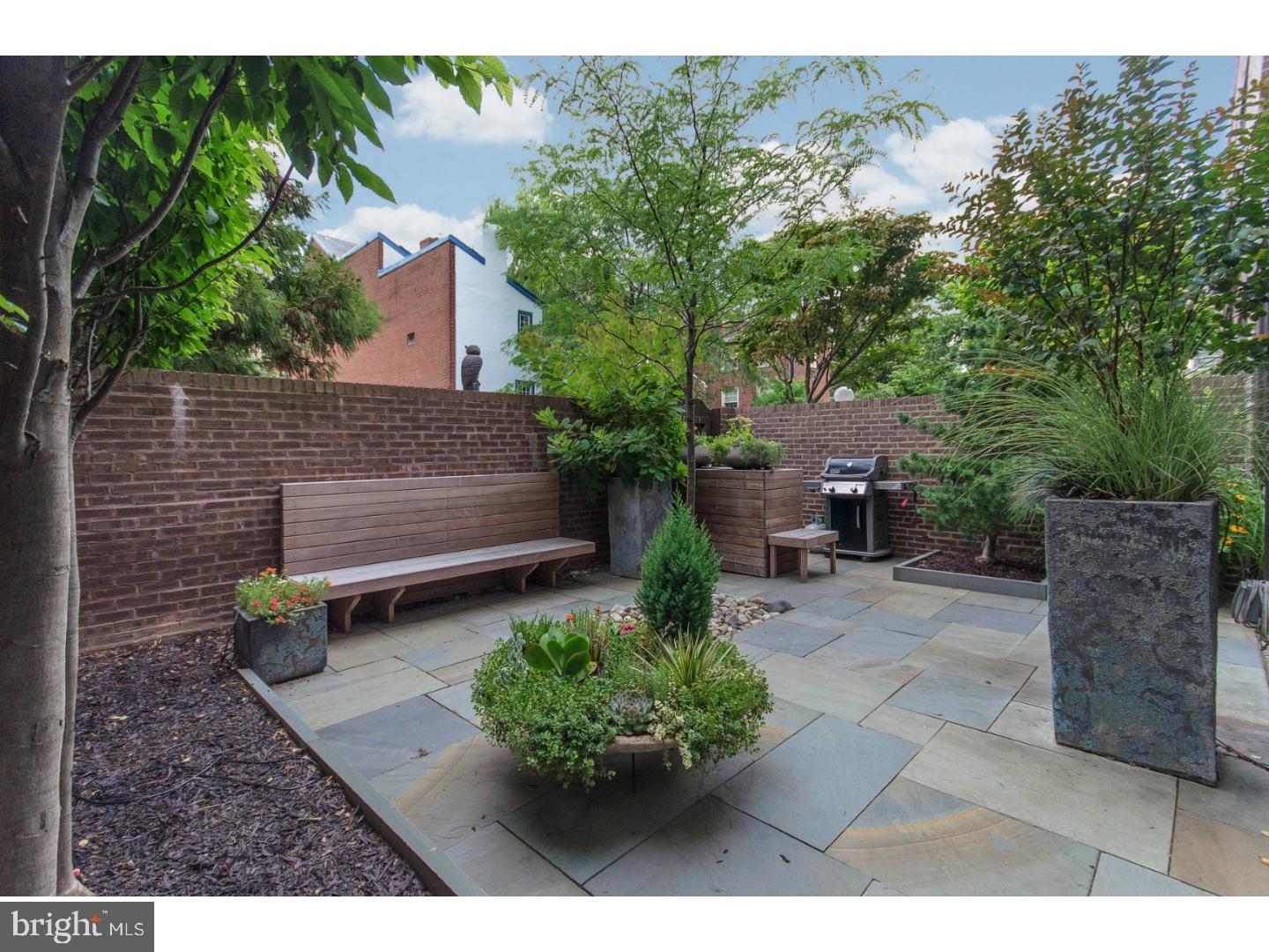 SOCIETY HILL - Residential