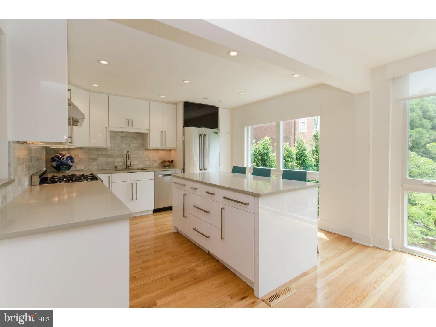 SOCIETY HILL - Residential