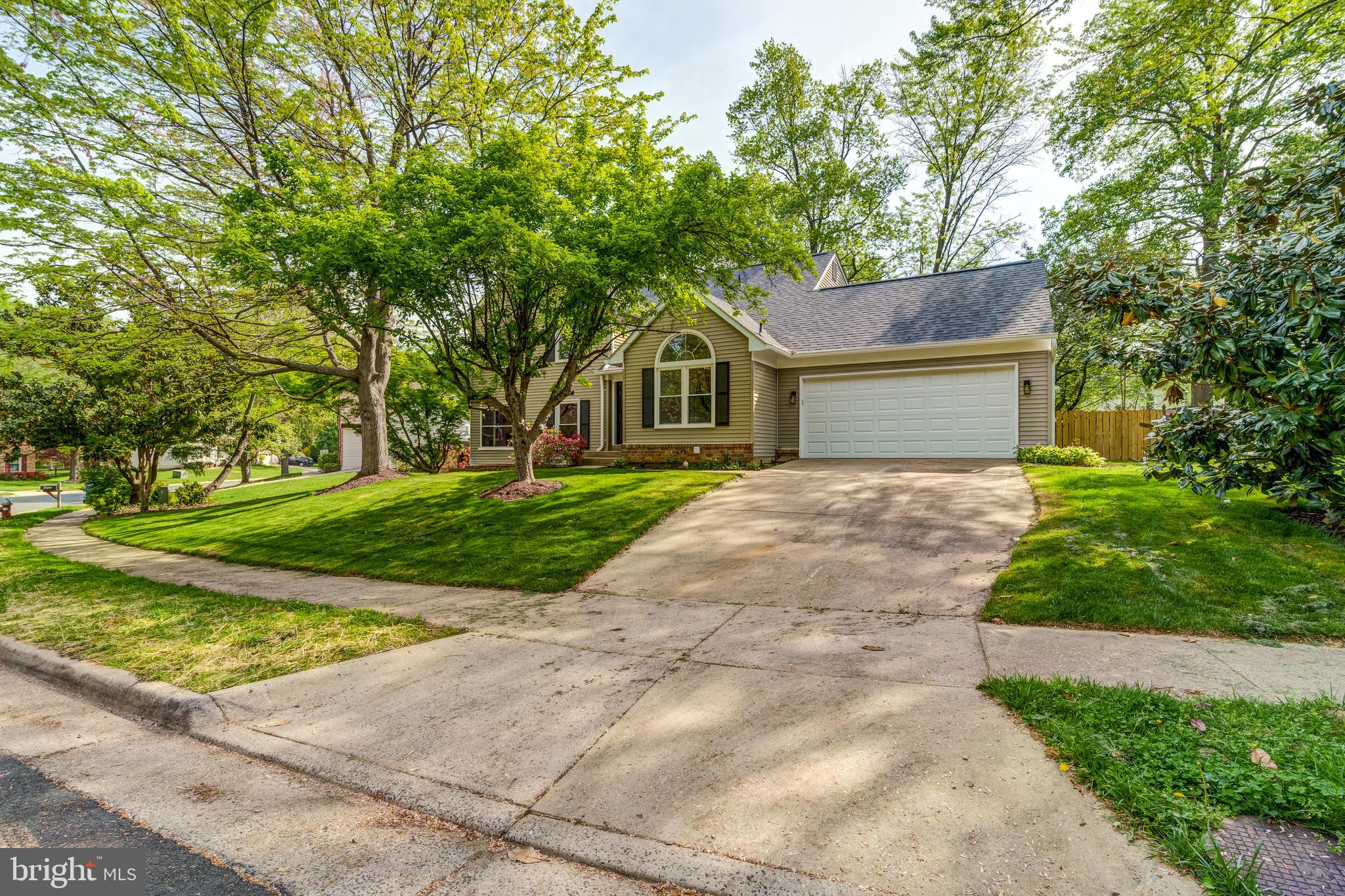 5275 DUNLEIGH DRIVE