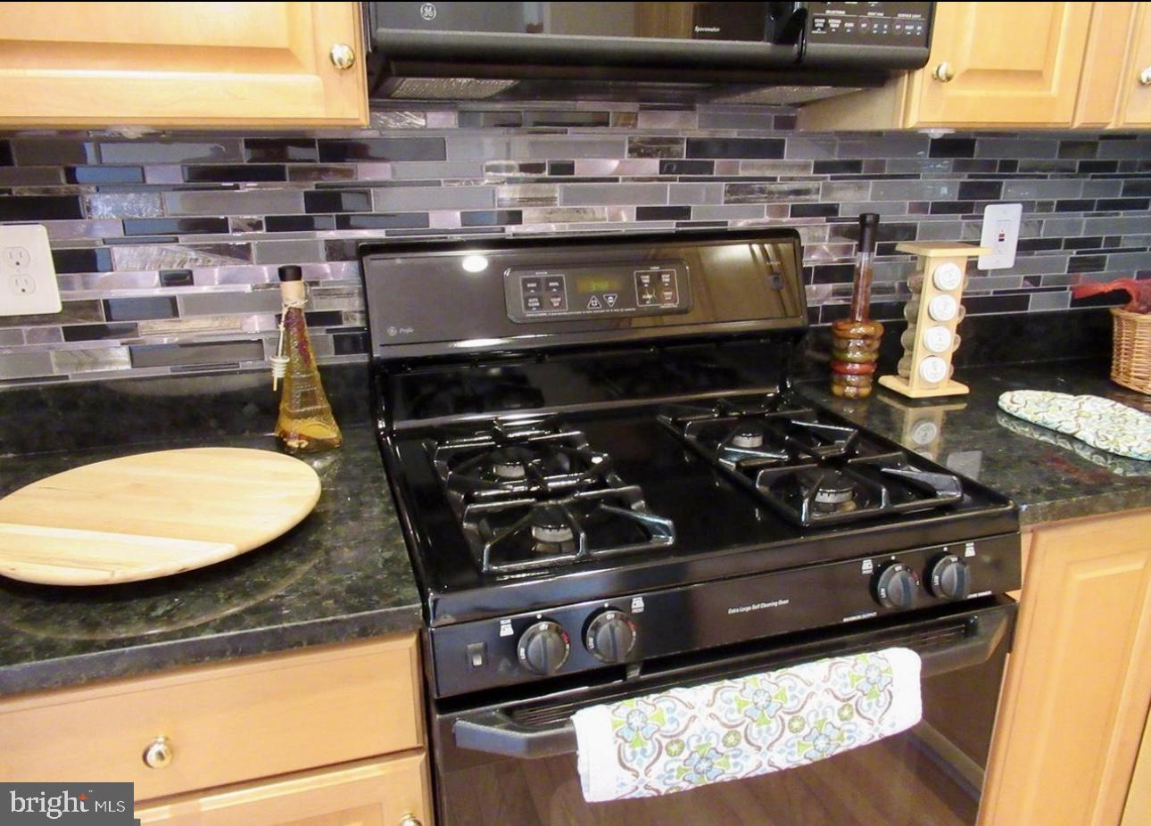 PT ROCKVILLE TWN RES 3 - Residential Lease