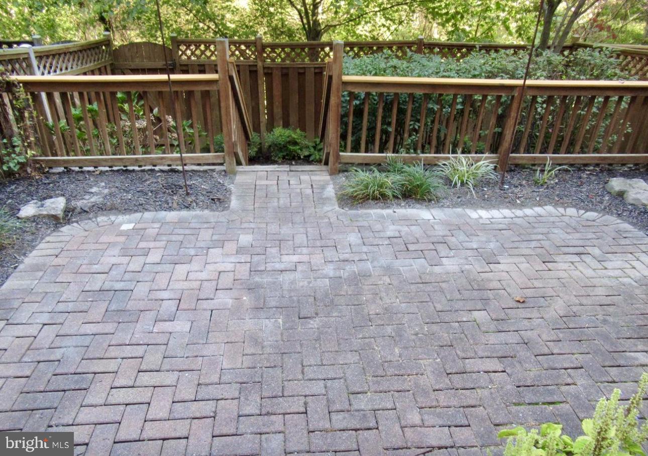 PT ROCKVILLE TWN RES 3 - Residential Lease