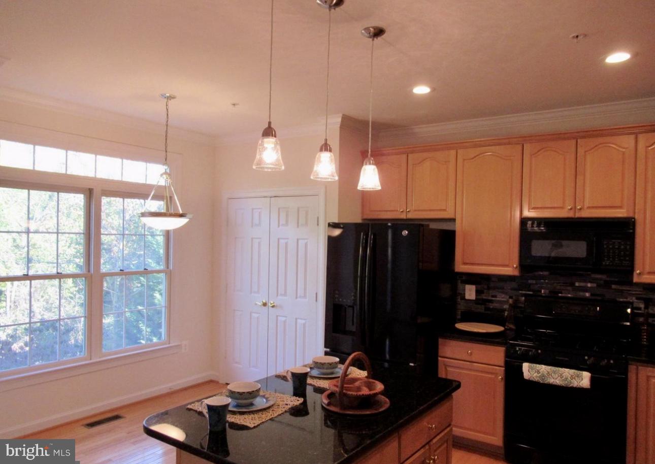 PT ROCKVILLE TWN RES 3 - Residential Lease