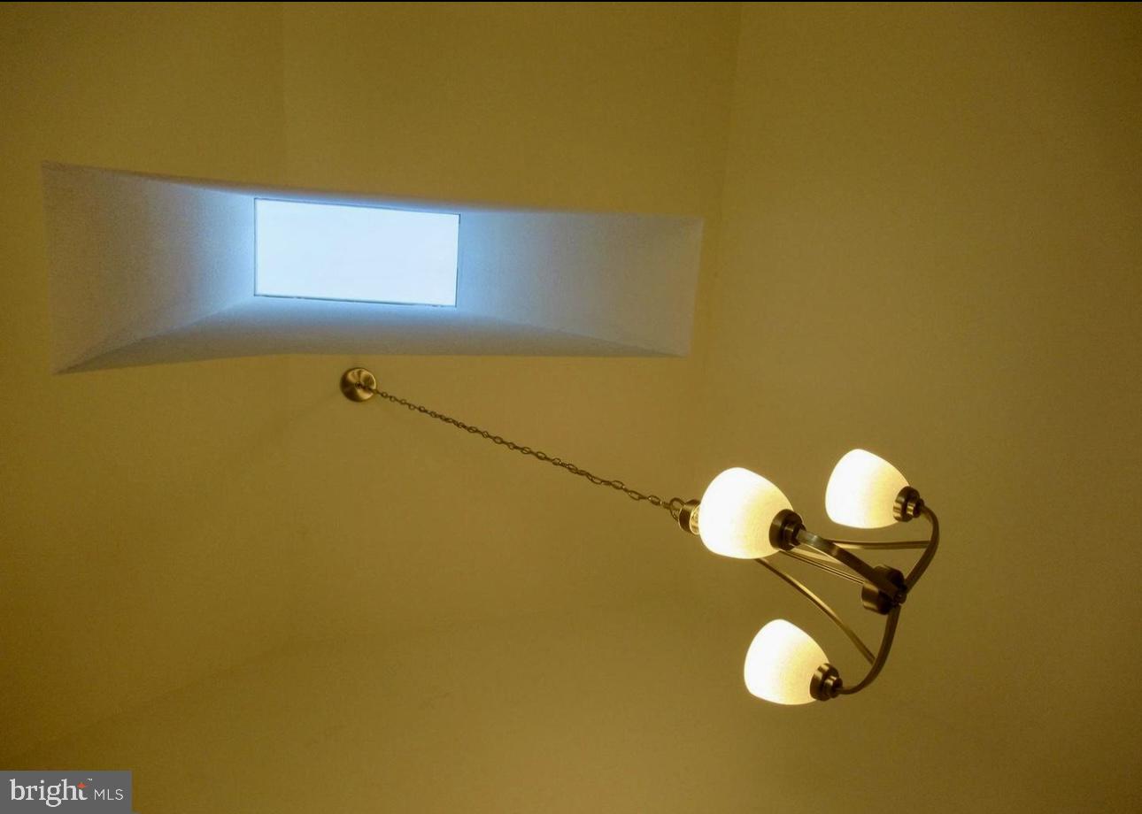 PT ROCKVILLE TWN RES 3 - Residential Lease