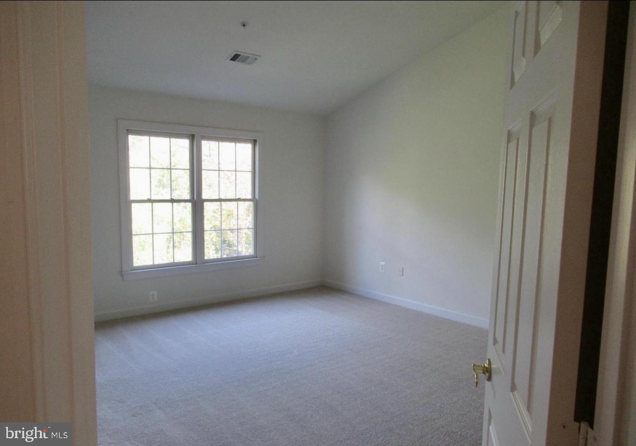 PT ROCKVILLE TWN RES 3 - Residential Lease