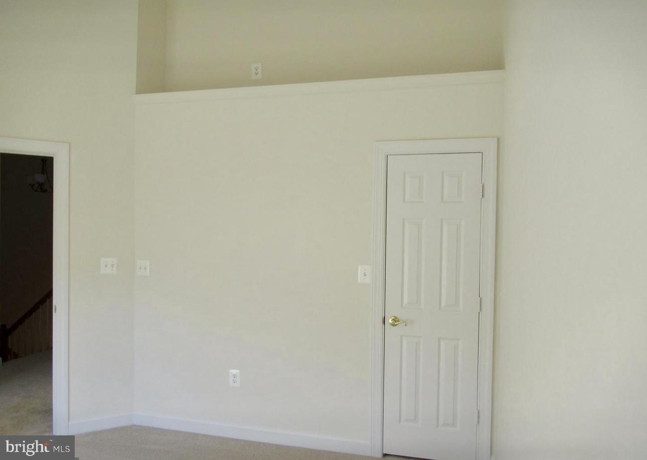 PT ROCKVILLE TWN RES 3 - Residential Lease