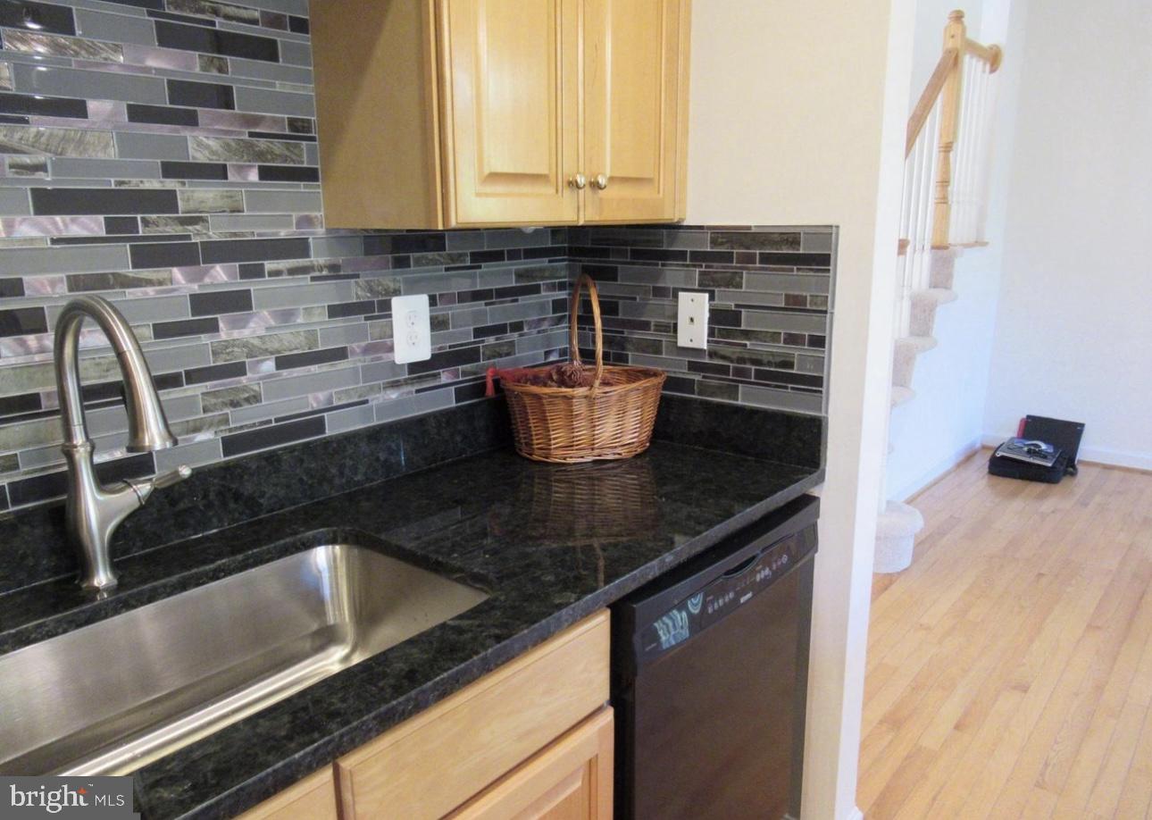 PT ROCKVILLE TWN RES 3 - Residential Lease