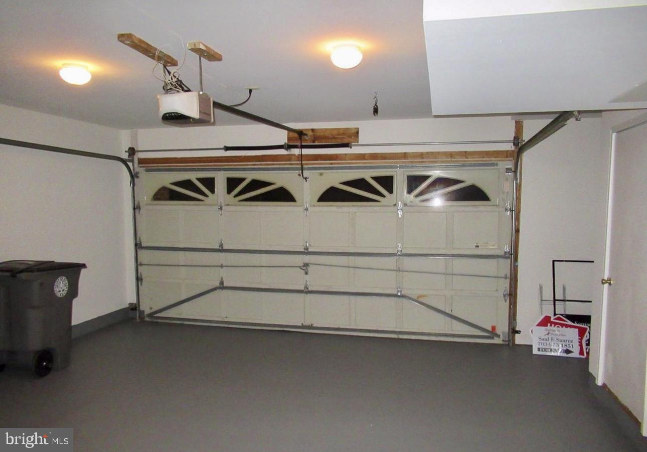 PT ROCKVILLE TWN RES 3 - Residential Lease