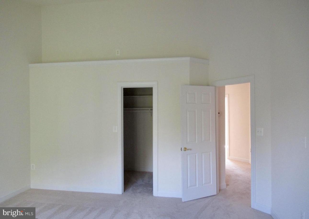 PT ROCKVILLE TWN RES 3 - Residential Lease