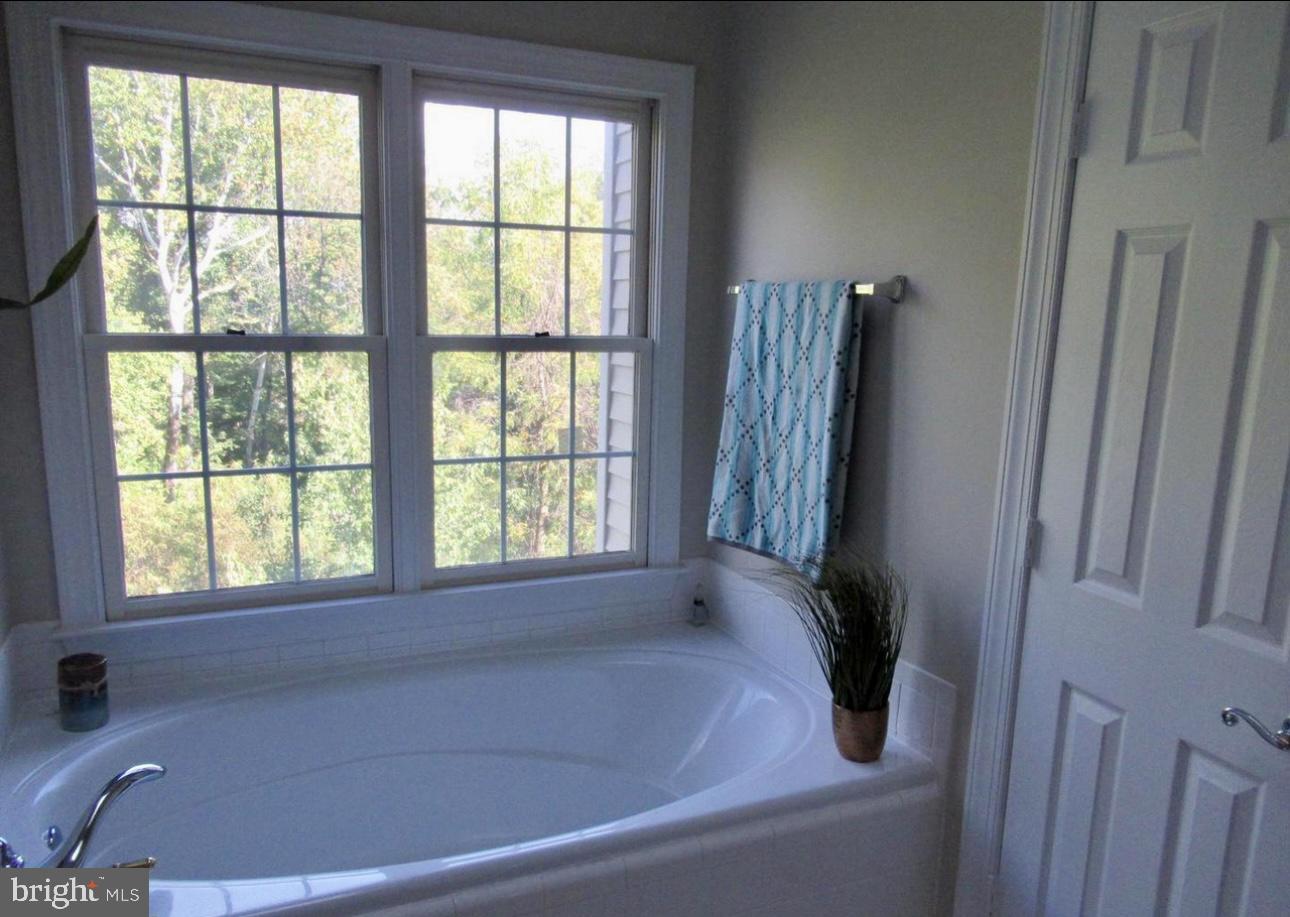 PT ROCKVILLE TWN RES 3 - Residential Lease