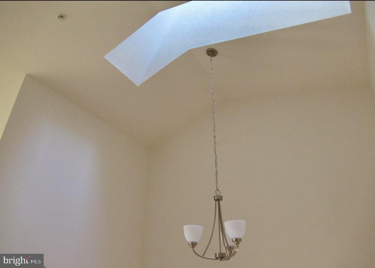 PT ROCKVILLE TWN RES 3 - Residential Lease