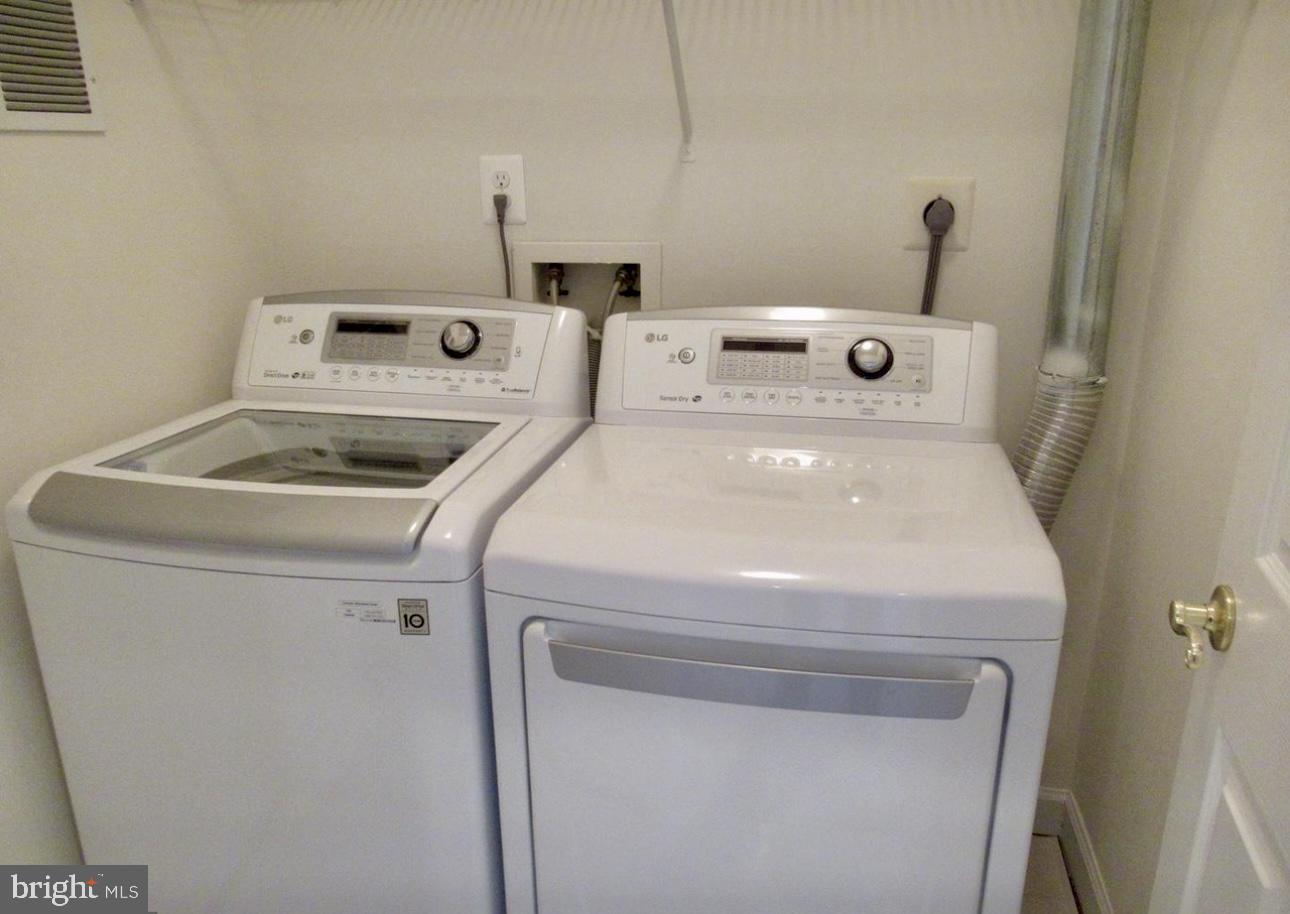 PT ROCKVILLE TWN RES 3 - Residential Lease