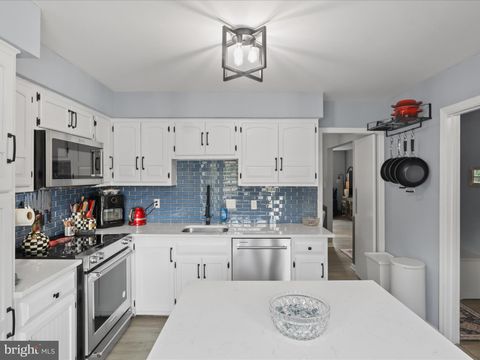 2643 CENTENNIAL COURT ALEXANDRIA VA 22311