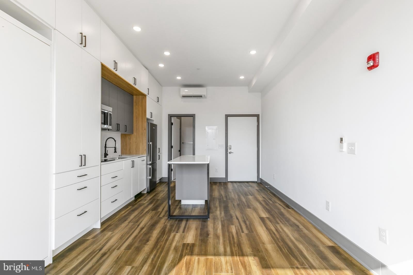 1935 E HAZZARD STREET 301
