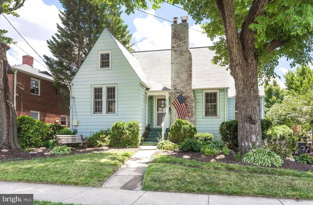 2408 3rd Street N, Arlington, VA 22201
