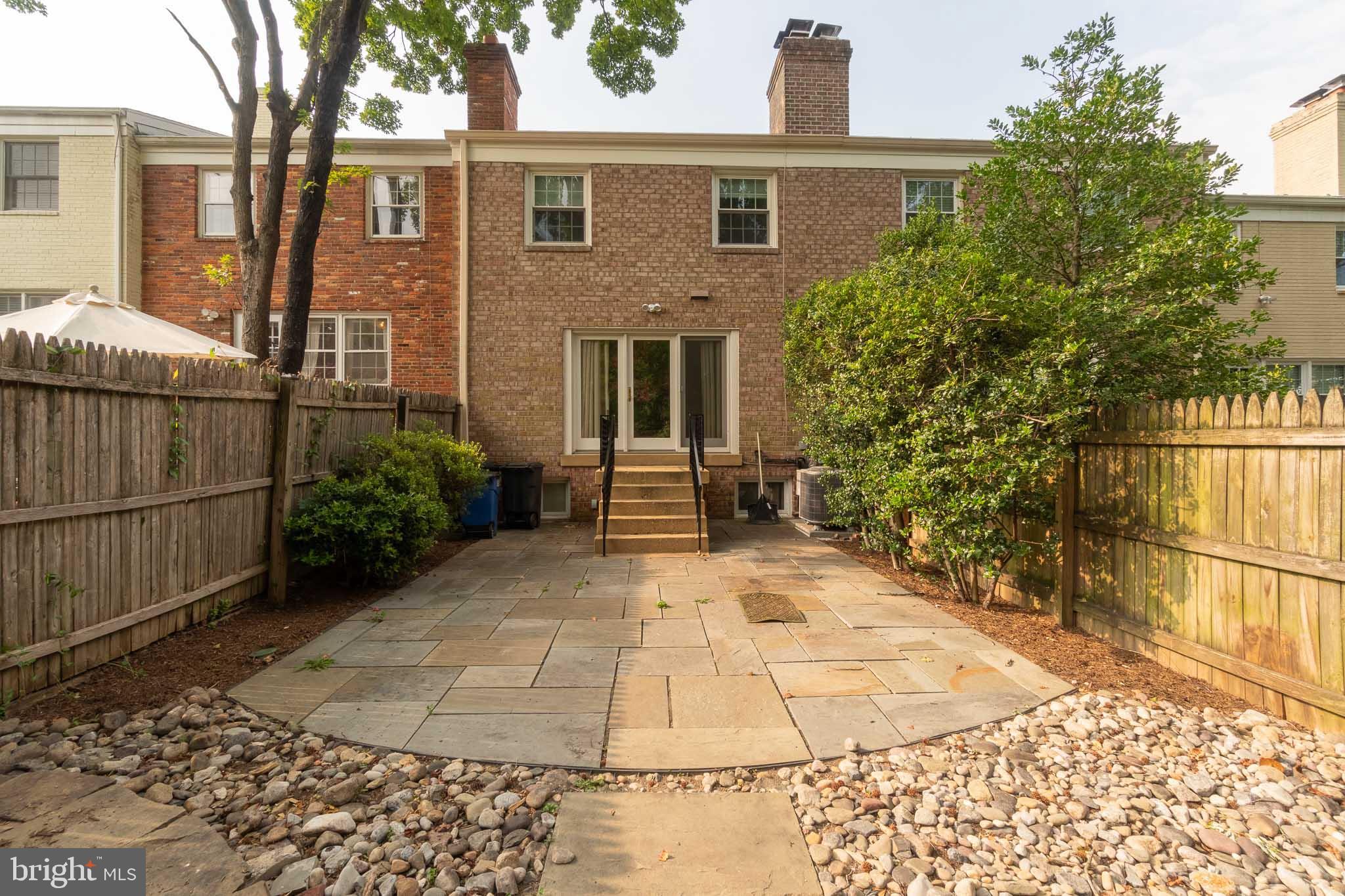 KINGS MANOR TOWNE HOUSES - Residential Lease