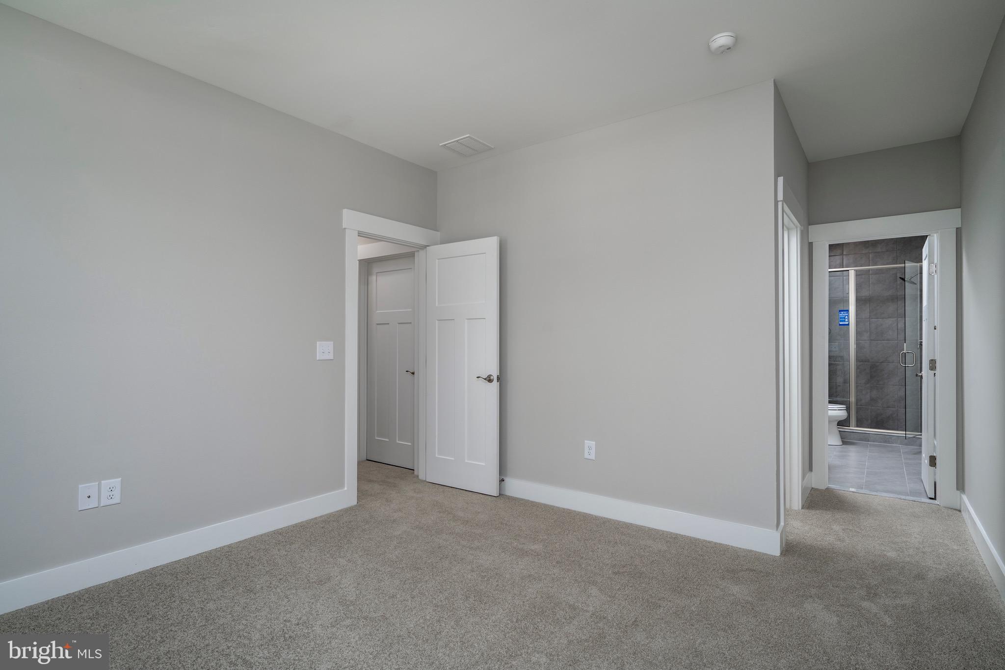 EAST GATE - Residential