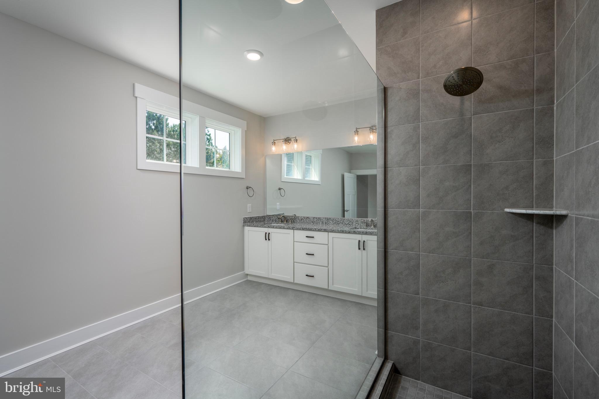 EAST GATE - Residential