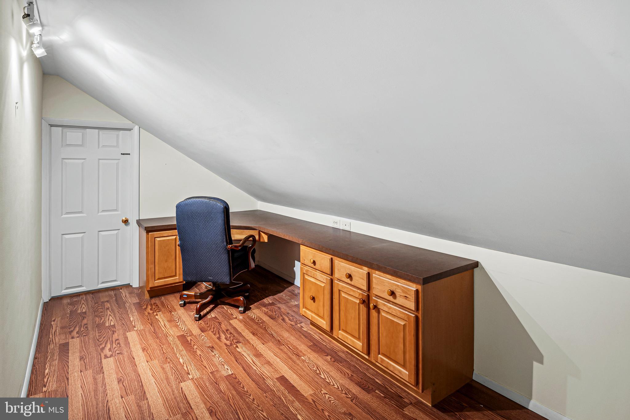 LONGRIDGE AT BELAIR - Residential