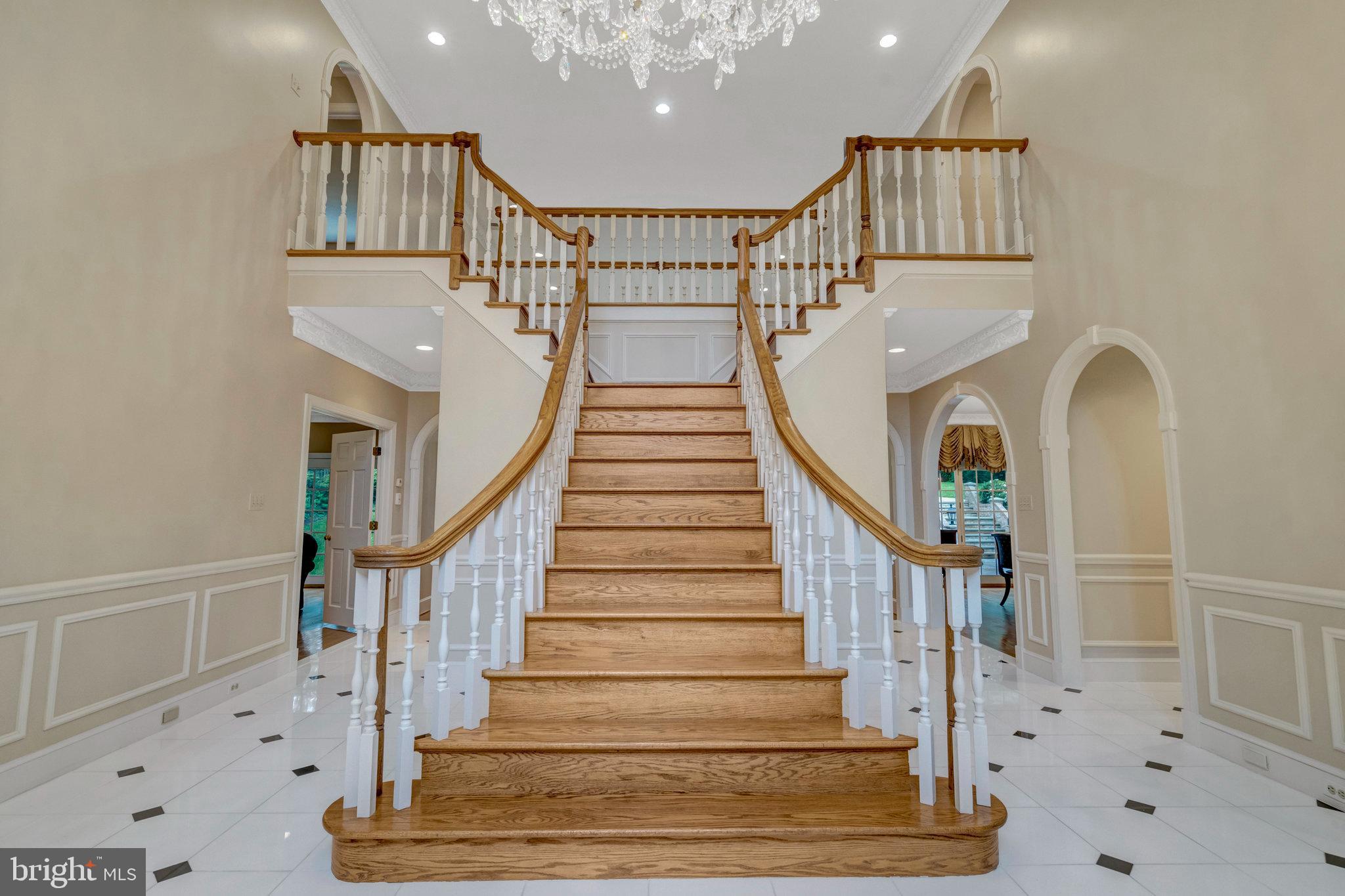 8013 GREENWICH WOODS DRIVE