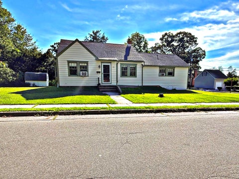 Photo of 500 Lincoln Avenue, PITMAN, NJ 08071 (MLS # NJGL2077304)