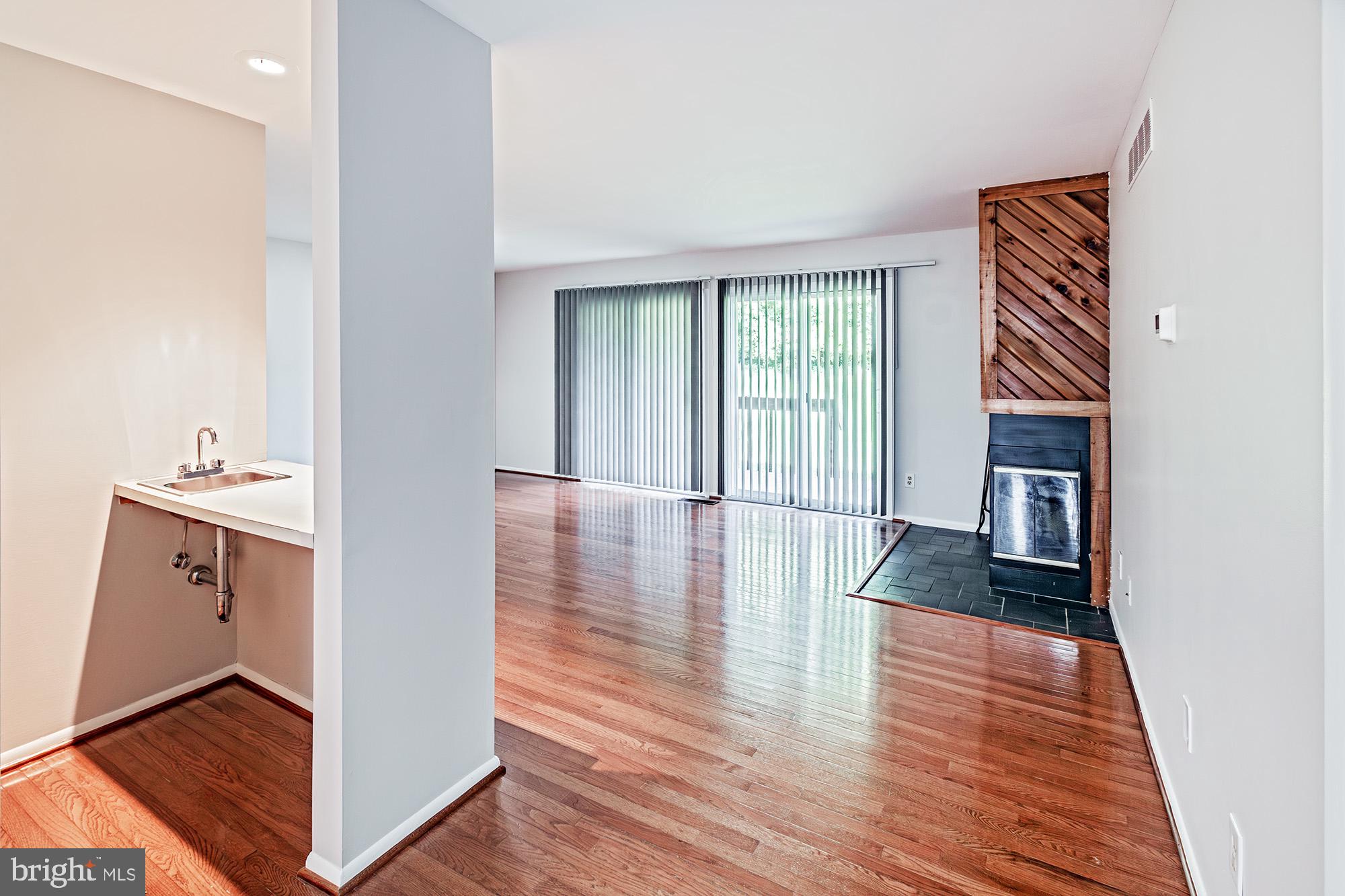 33 FOXTAIL COURT
