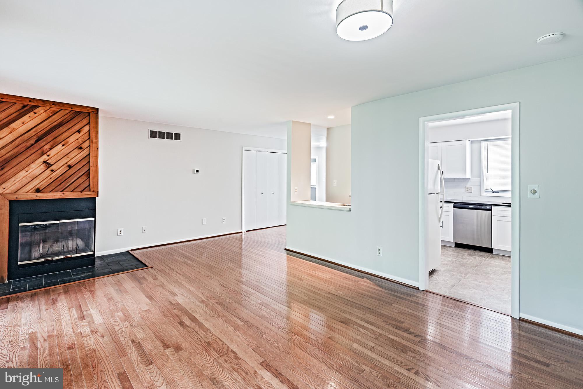 33 FOXTAIL COURT