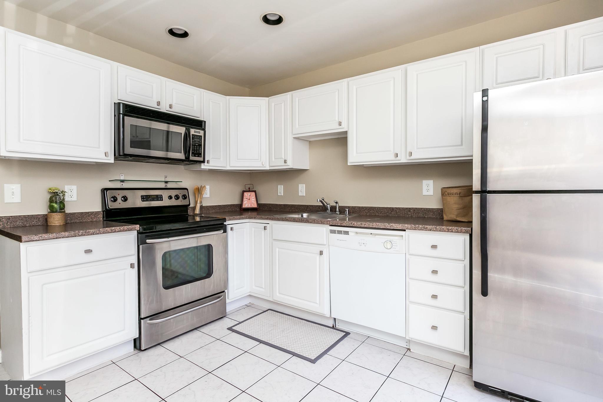 LOCUST POINT - Residential