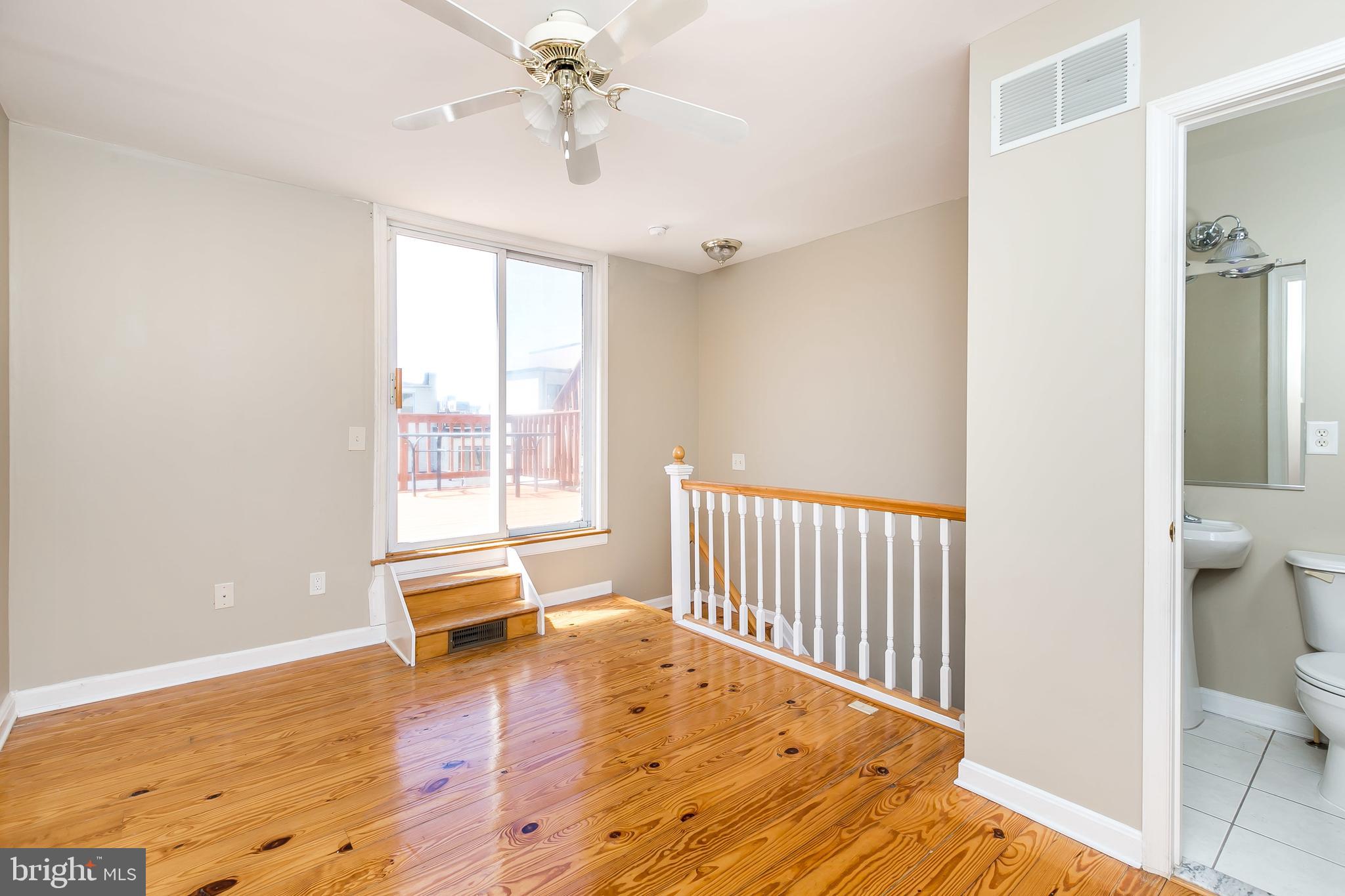 LOCUST POINT - Residential