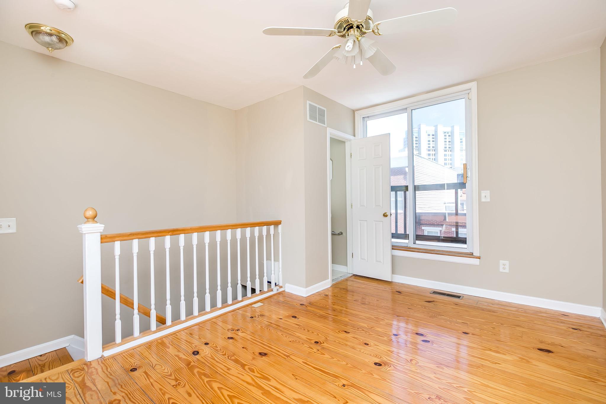 LOCUST POINT - Residential