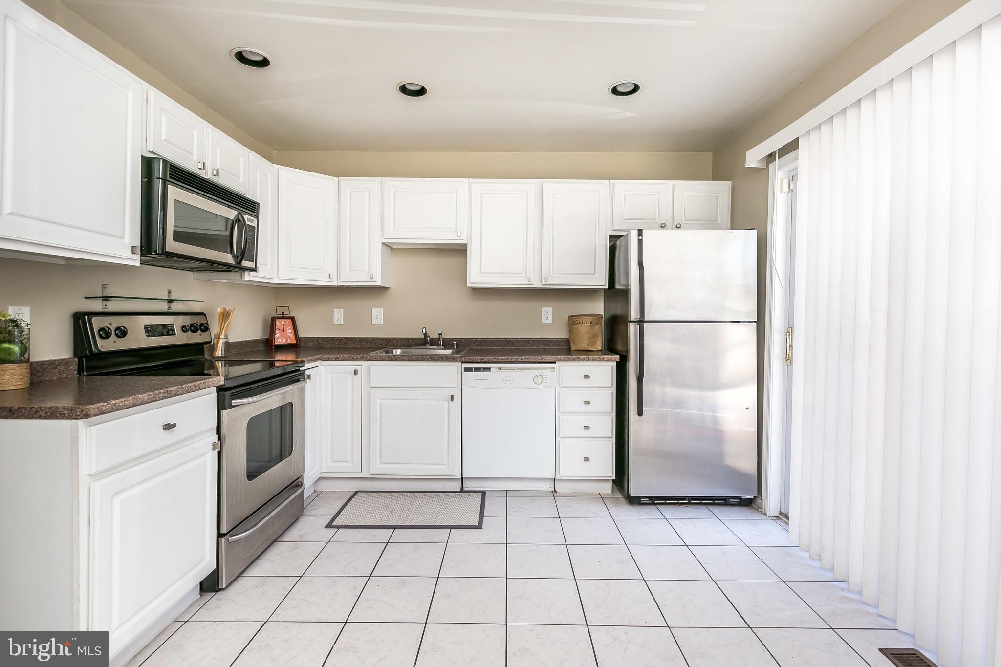 LOCUST POINT - Residential