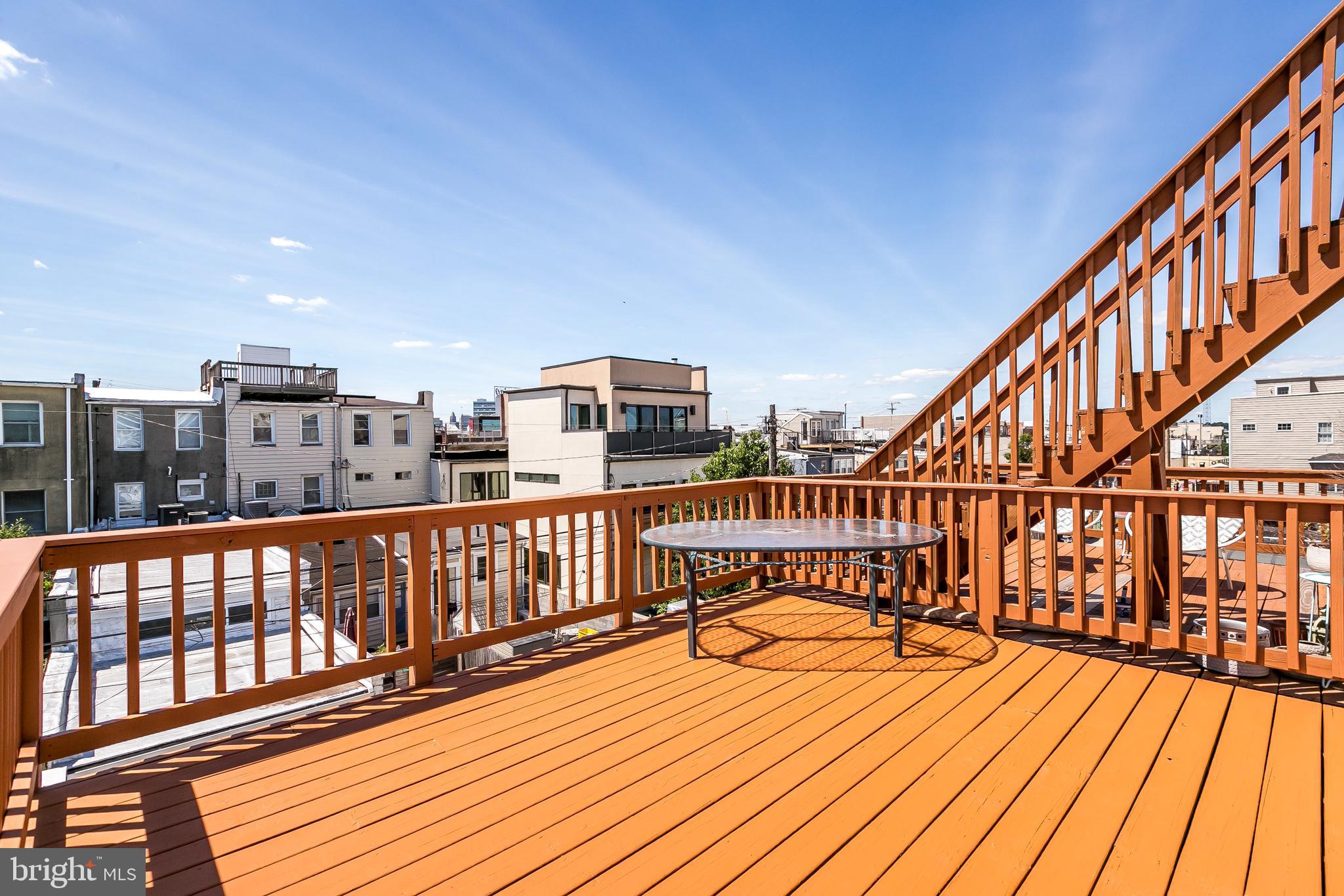 LOCUST POINT - Residential