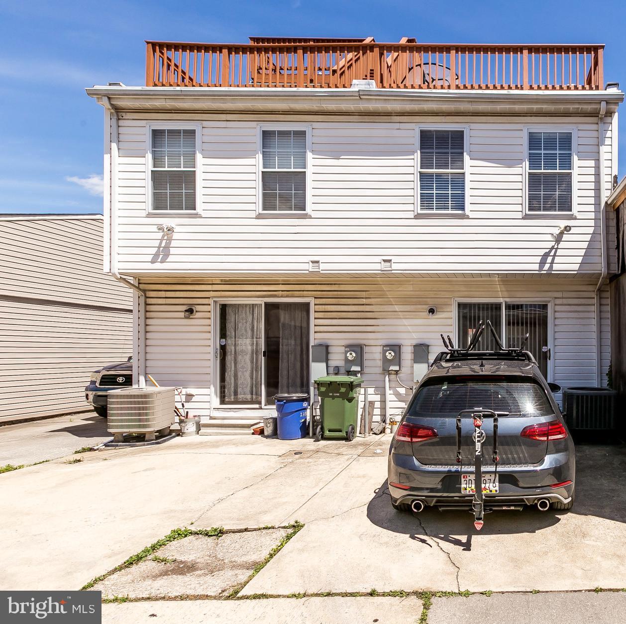 LOCUST POINT - Residential