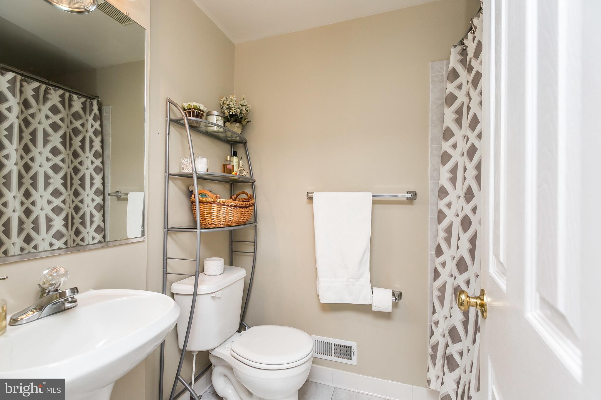 LOCUST POINT - Residential