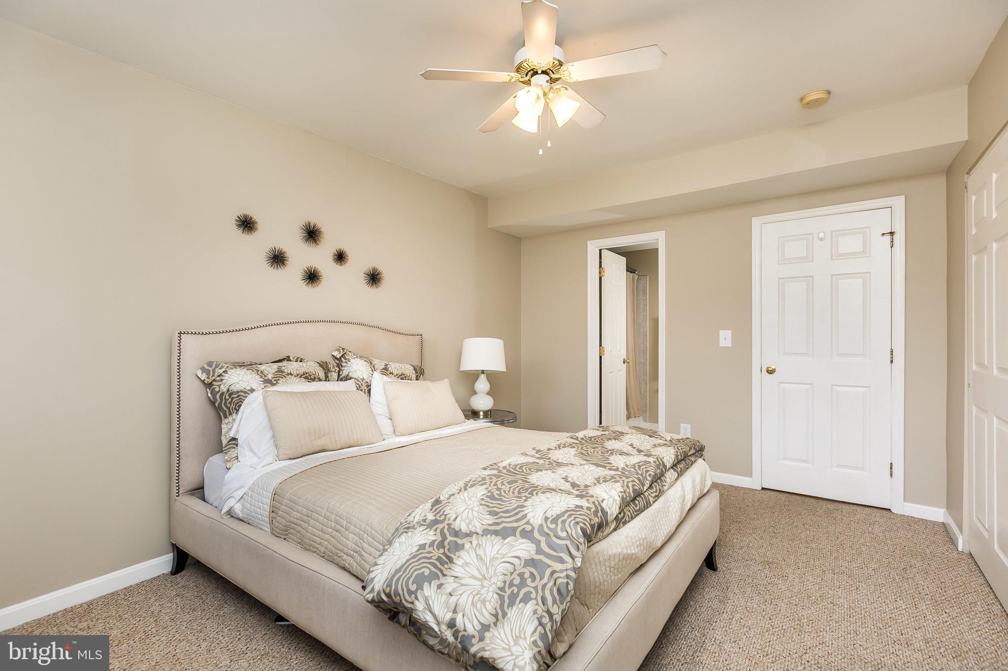 LOCUST POINT - Residential