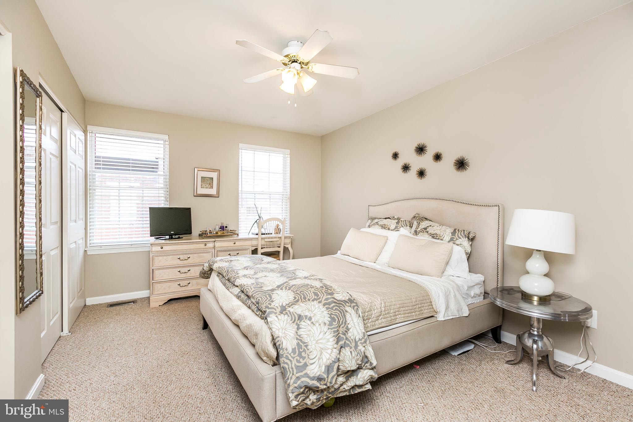 LOCUST POINT - Residential