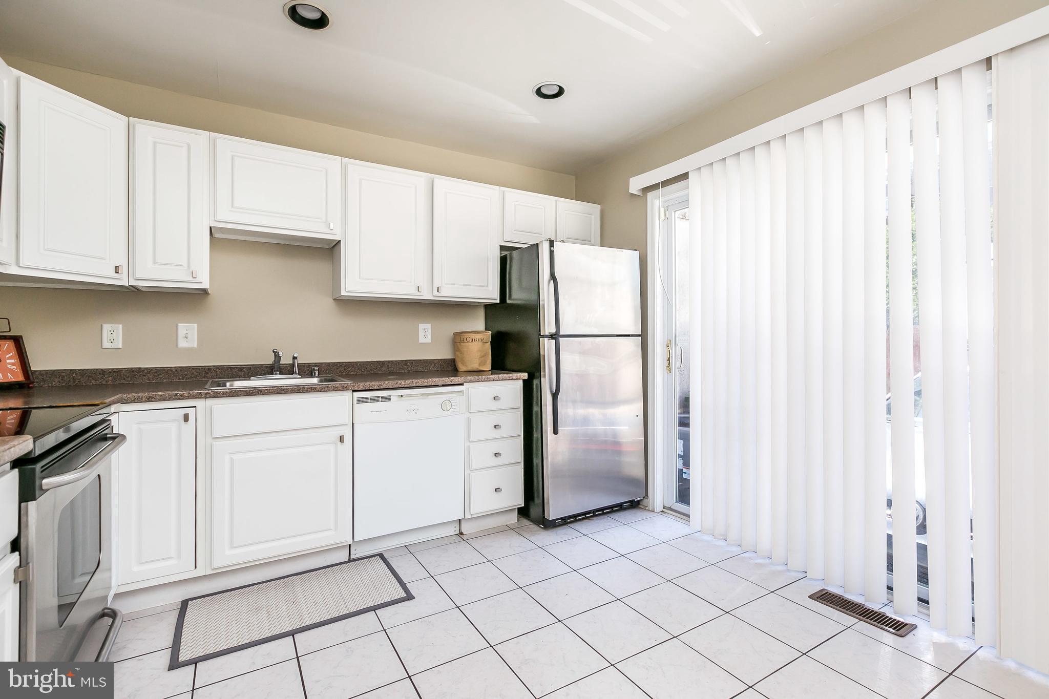 LOCUST POINT - Residential