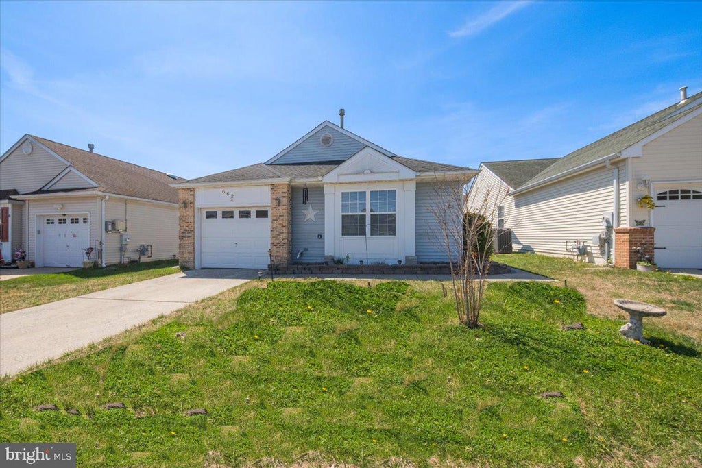 Photo of 662 Barbados Drive, WILLIAMSTOWN, NJ 08094 (MLS # NJGL2071854)