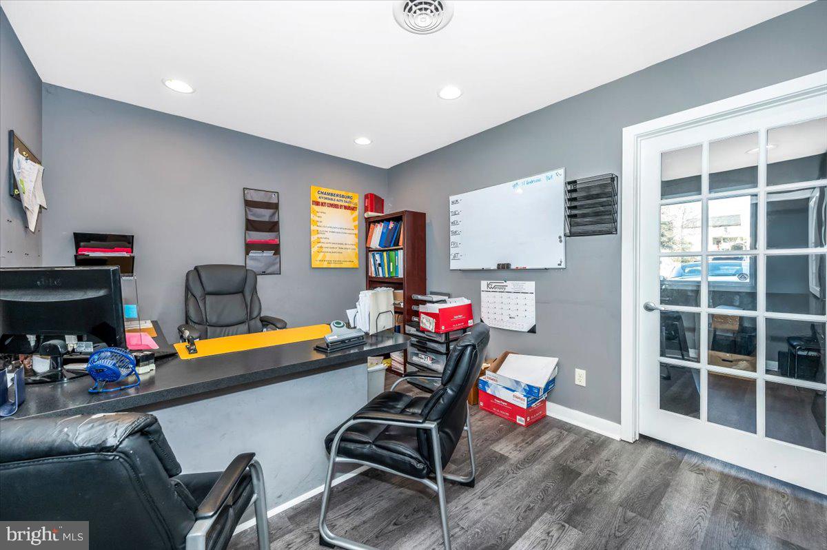 CHAMBERSBURG - Commercial Sale