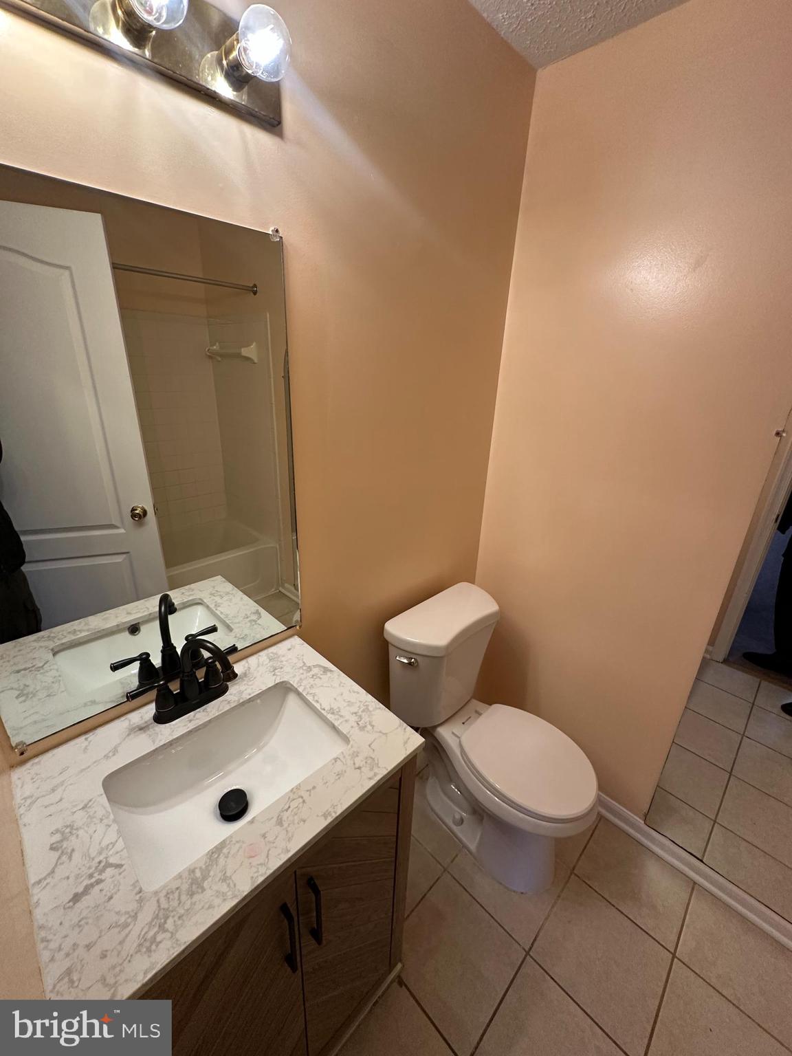 GLENSFORD CONDO - Residential Lease