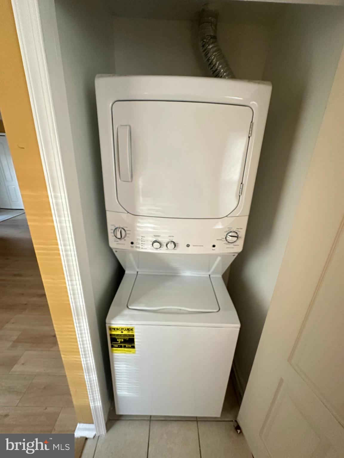 GLENSFORD CONDO - Residential Lease