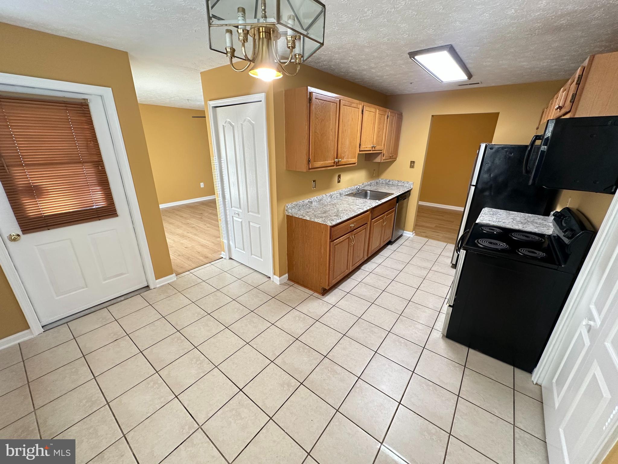 GLENSFORD CONDO - Residential Lease