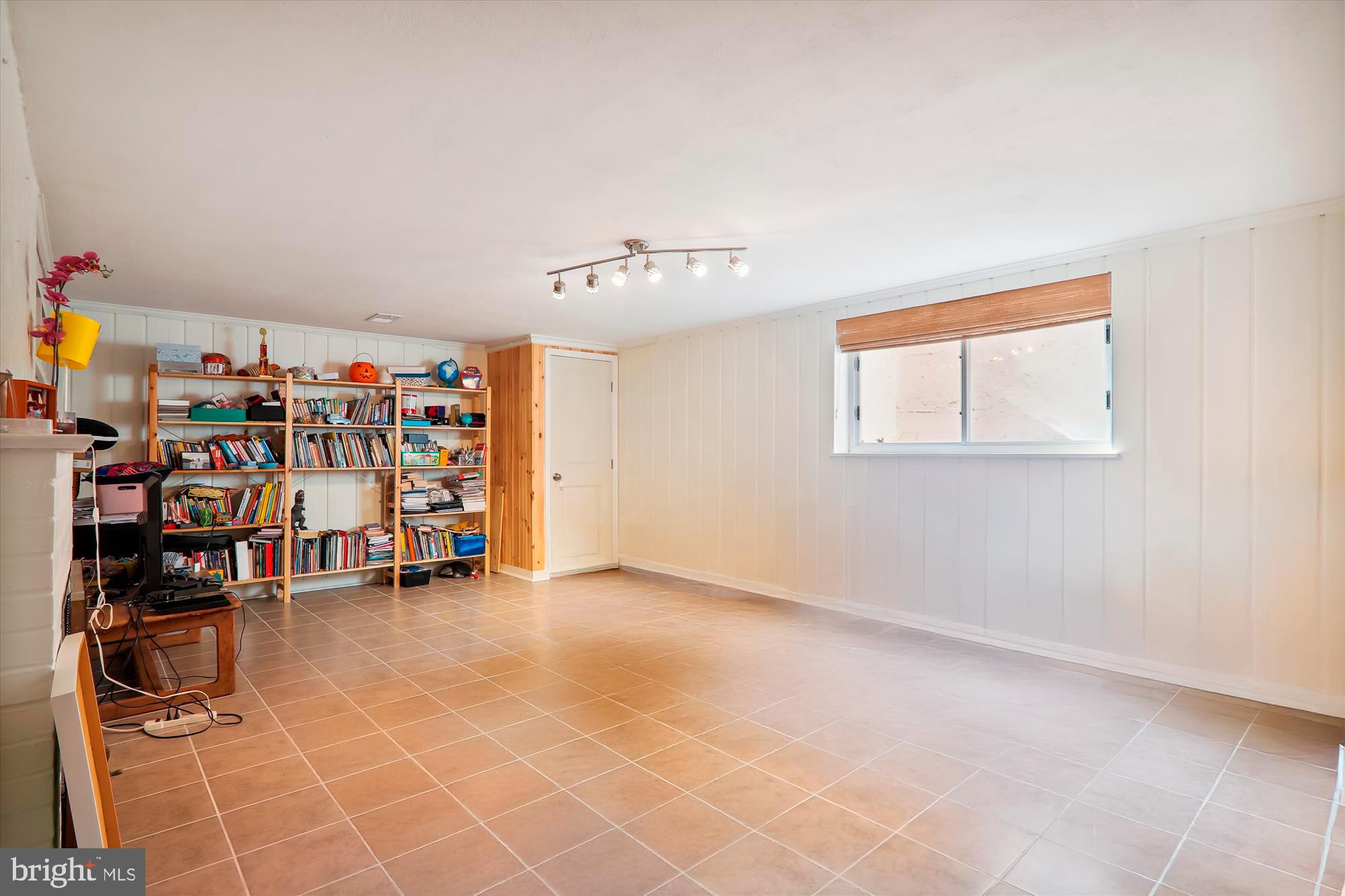 SOMERSET HEIGHTS - Residential Lease