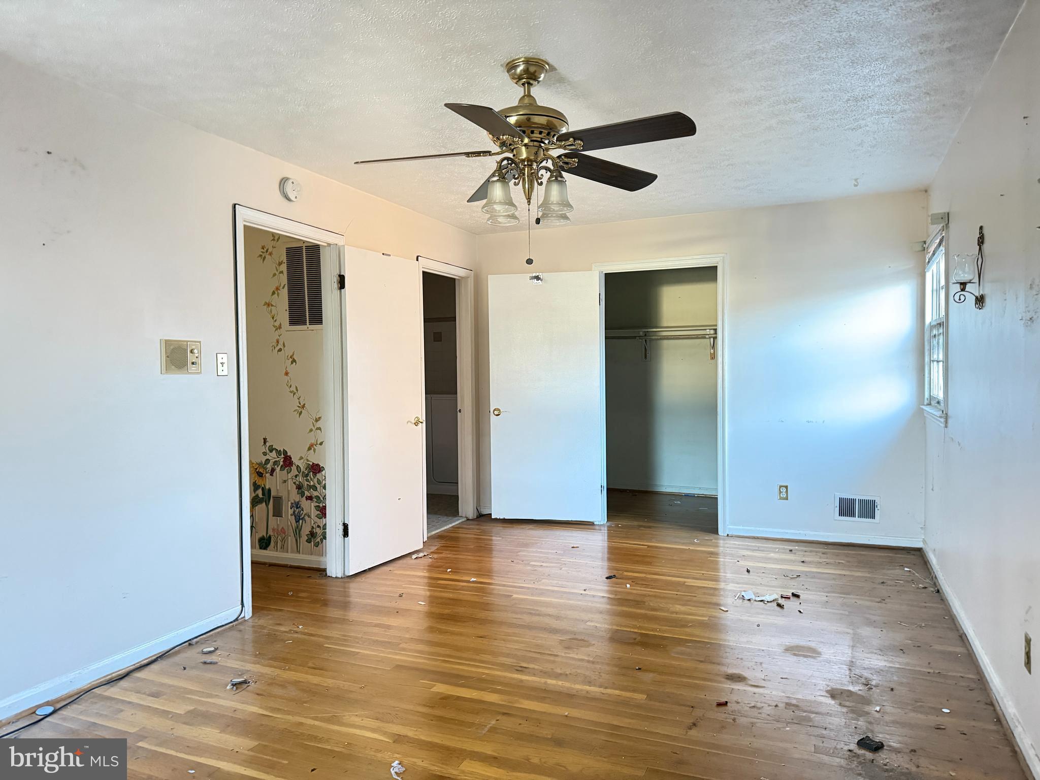 TANTALLON SQUARE - Residential